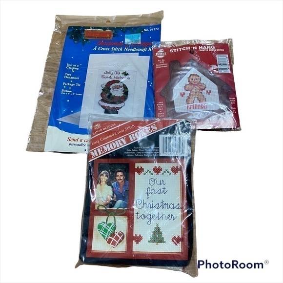 Vintage Christmas Cross Stitch Craft Kits Card Santa Memory Box Gingerbread NEW - Picture 1 of 8